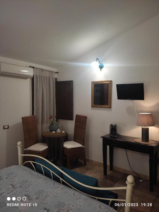Room & Relax Eleinad Càbras Exteriér fotografie