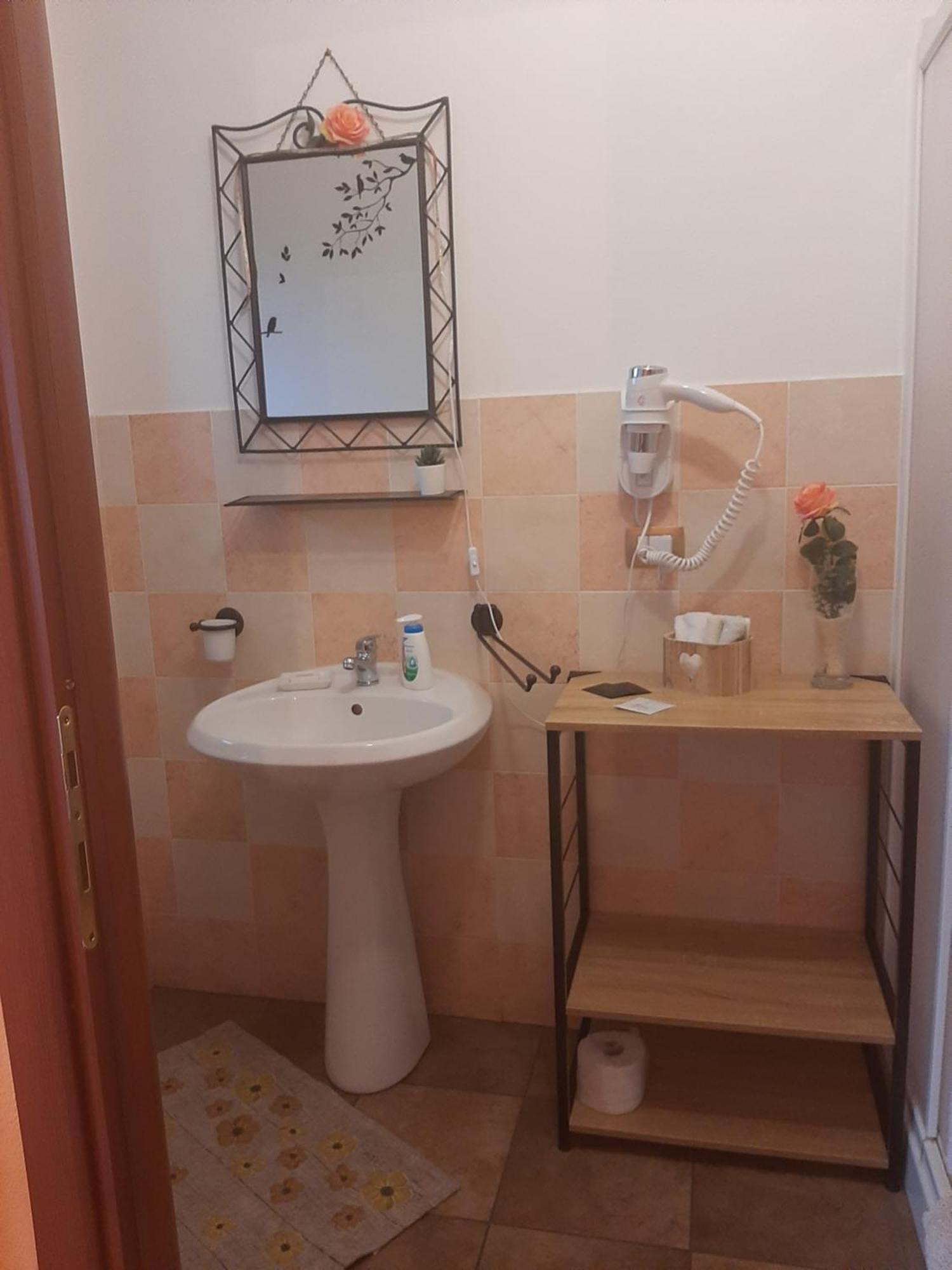 Room & Relax Eleinad Càbras Pokoj fotografie